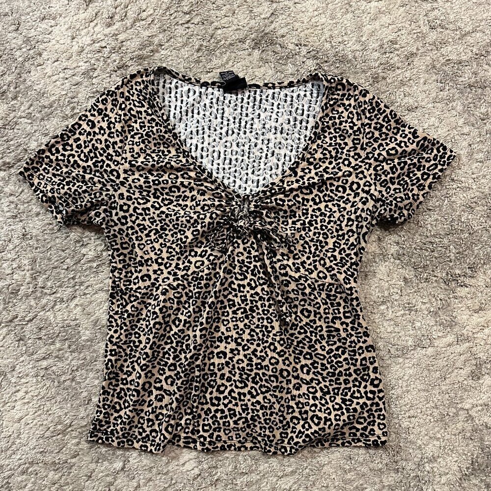 Leopard Print V Neck Women's Short Sleeve T Shirt Cutout Rue + - Picture 2 of 9